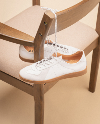 Trainers - White Gray Suede